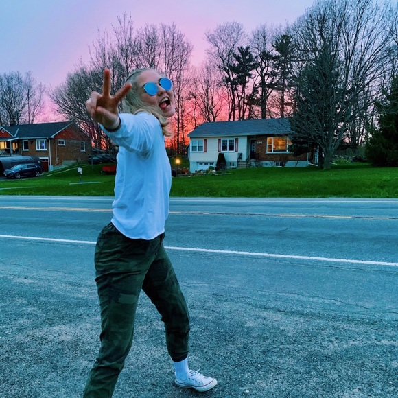 Meet your Posher, Isabella - Picture 1 of 1